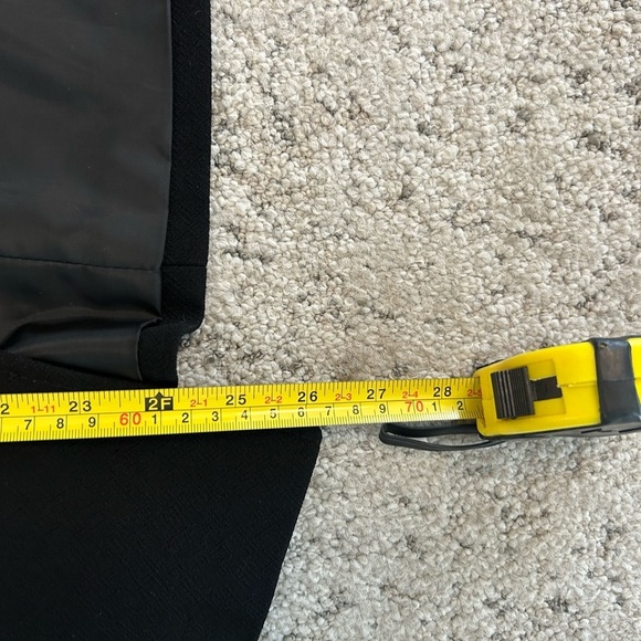 Tahari size 6 fitted blazer in great used condition classic one button sleek - Picture 10 of 12